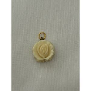 Beautiful Vtg Carved Flower Pendant . Of 1/20- 12k Gold Filled.